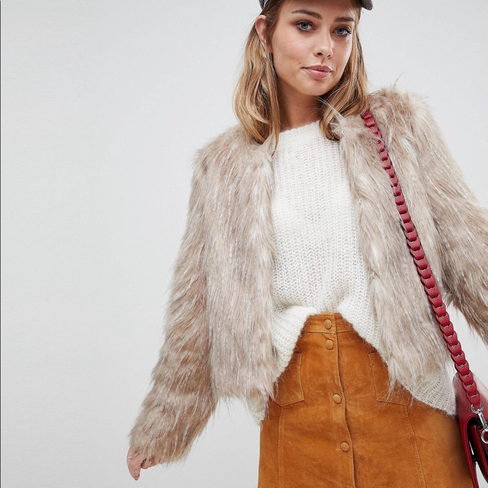 NWT Urbancode faux feather crop jacket